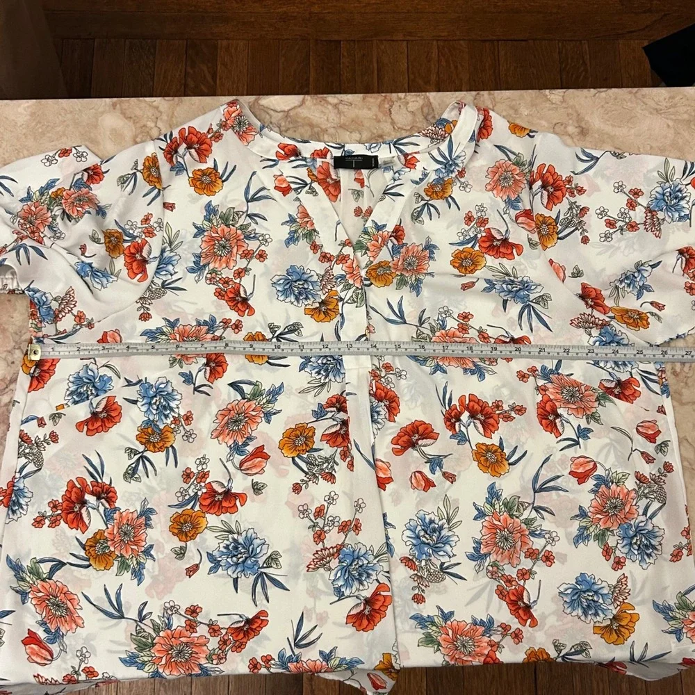 Tahari Floral Pullover Top 2X White